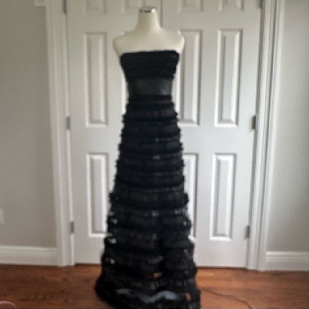 NWOT BCBGMaxAzria Makayla Black Strapless Corset Prom Formal Mesh Gown Size 4